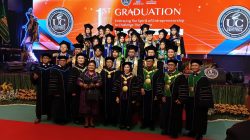UC Makassar Kukuhkan 164 Lulusan Entrepreneur di Wisuda Perdananya
