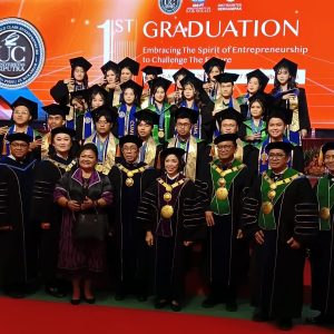 UC Makassar Kukuhkan 164 Lulusan Entrepreneur di Wisuda Perdananya
