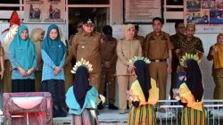 Pemkot Makassar Distribusikan Seragam Sekolah Gratis di Pulau Sangkarang  