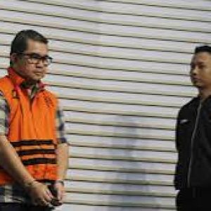 Breaking News: KPK Resmi Tahan Mantan Dirut PGN Hendi Prio