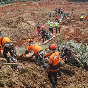 Update Longsor Cilacap: 3 Korban Ditemukan Tewas, 21 Hilang