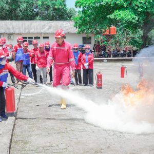 Pertamina Sulawesi Gelar Refreshment Drill Kampung Safety di Tallo Makassar
