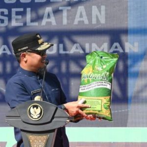 Luncurkan Program Mandiri Benih, Pemprov Sulsel Salurkan 5.000 Ton Bibit Unggul