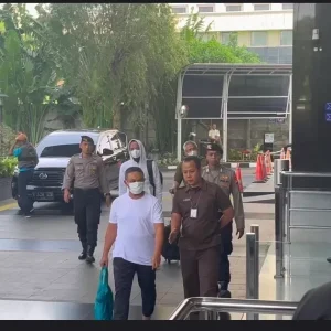 Tiba di Gedung KPK, Gubernur Riau Abdul Wahid Jalani Pemeriksaan