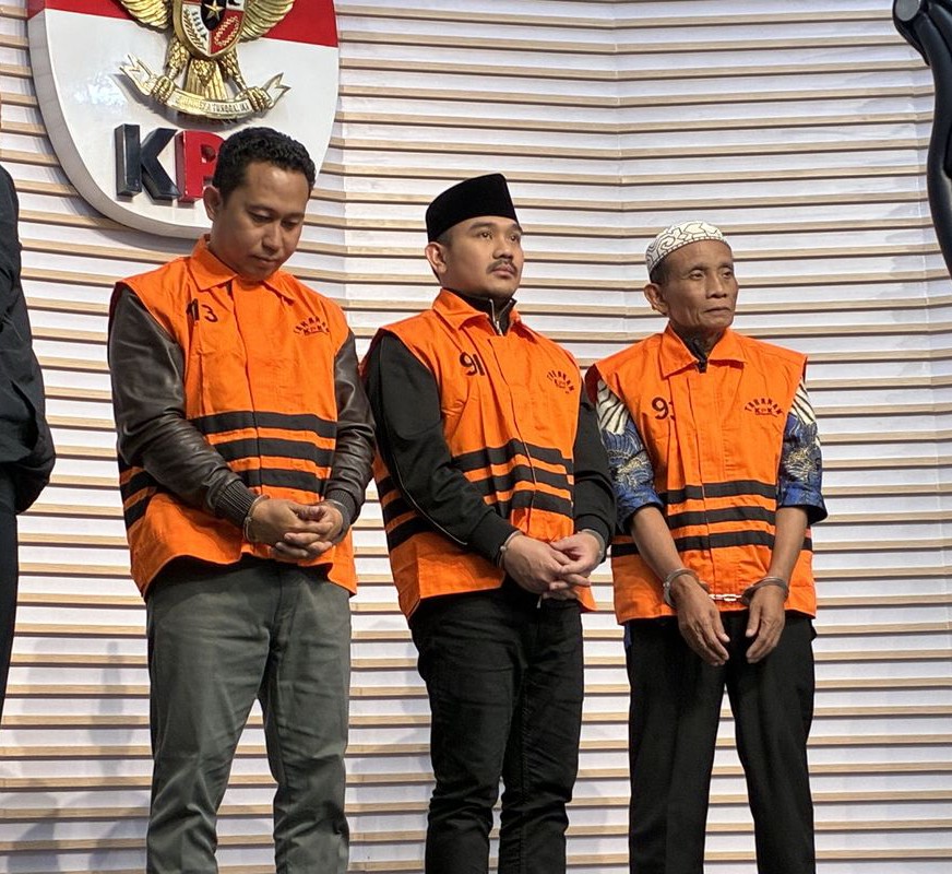 KPK: Bupati Bekasi Ade Kuswara dan Ayahnya Terima Suap dari Kontraktor Rp 9,5 M