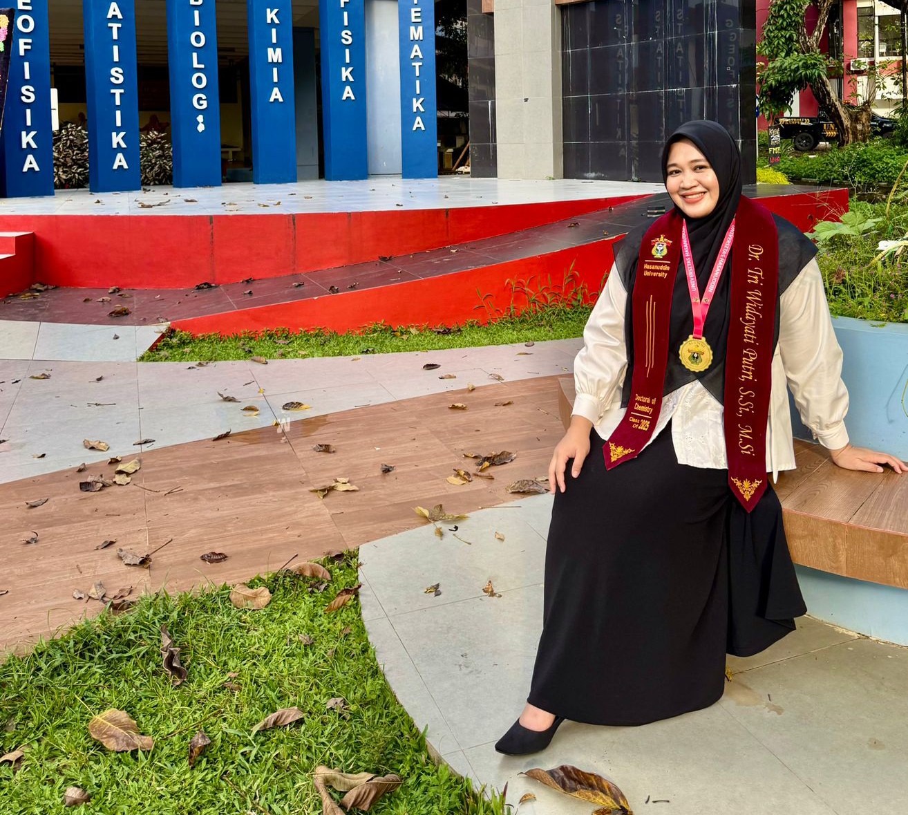 Kisah Inspiratif Tri Widayati Putri, Raih Doktor Kimia di Unhas dengan IPK 4,00