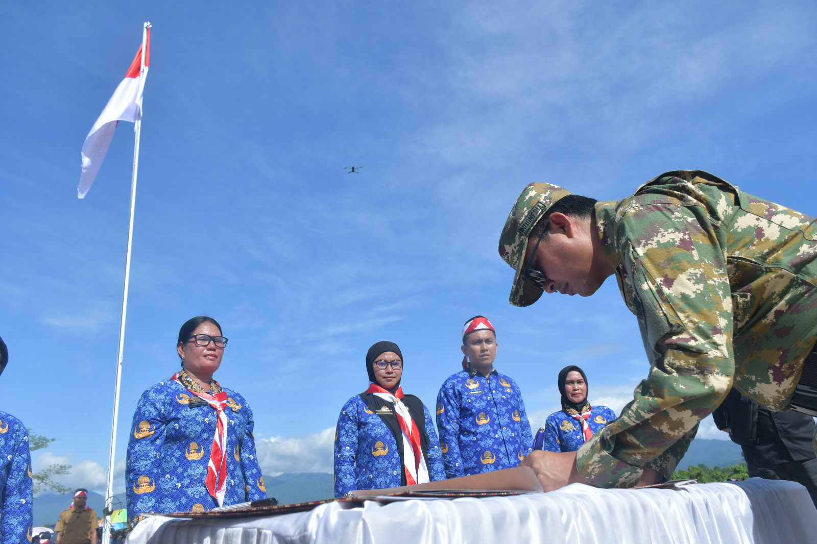Bupati Andi Rahim Kukuhkan 3.164 PPPK Lutra di Bantaran Sungai Masamba
