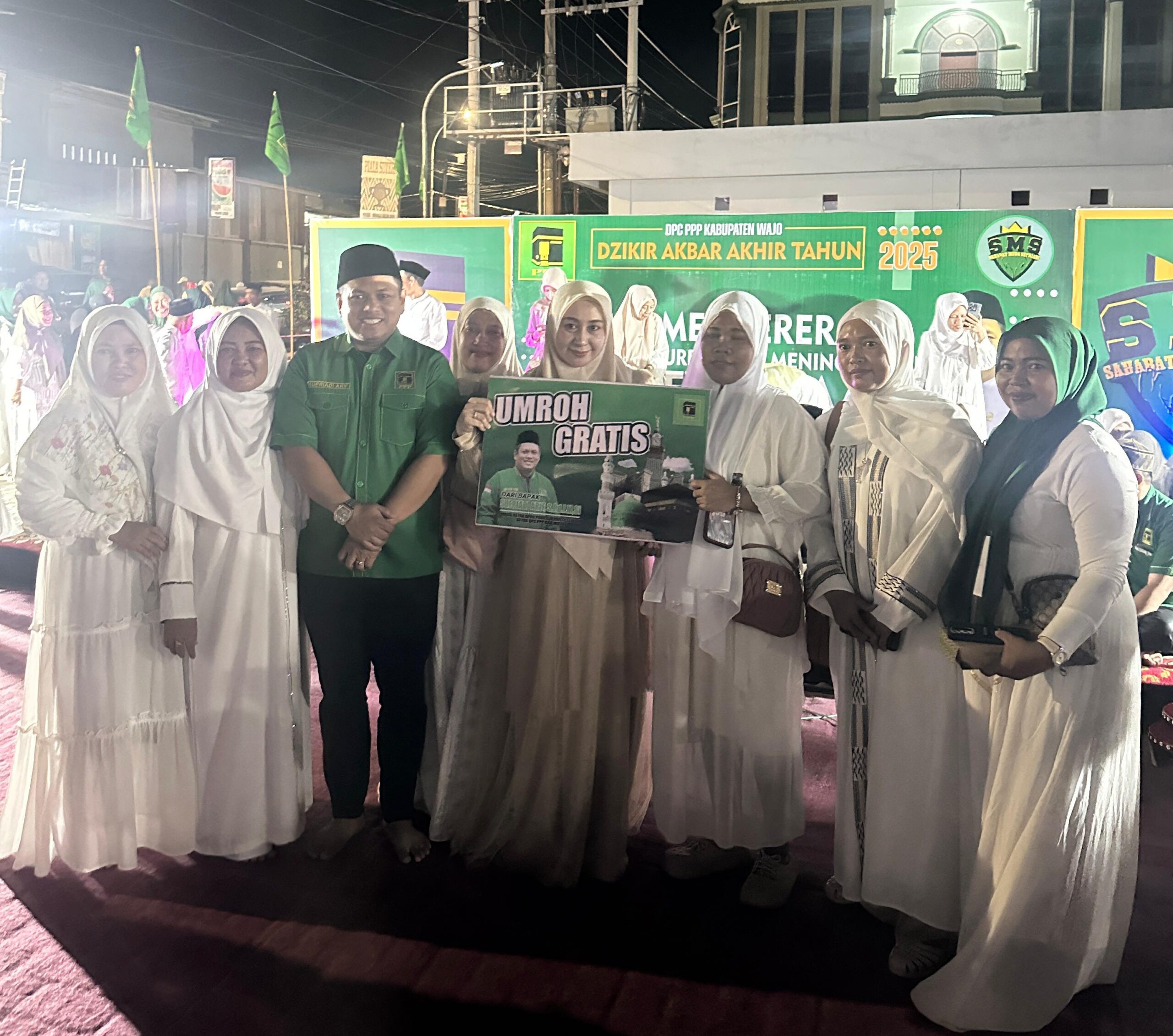 Zikir Bersama di Wajo, Wakil Ketua DPRD Sulsel Sufriadi Arif Beri Hadiah Umrah
