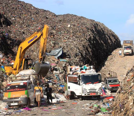 Atasi Penumpukan Sampah, Pemkot Makassar Tambah 9 Dump Truck