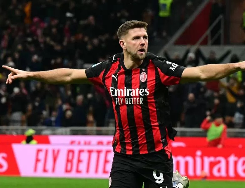 Liga Italia: Tekuk Lecce 1-0, AC Milan Pepet Inter