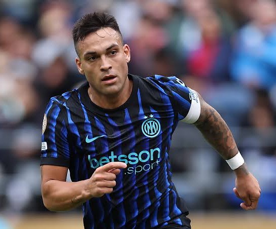 Dibekap Cedera, Lautaro Martinez Terancam Absen di Derby Milan