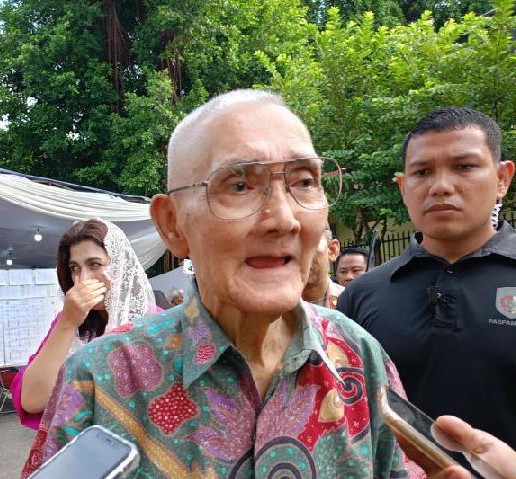 Kabar Duka, Wakil Presiden ke-6 Try Sutrisno Wafat