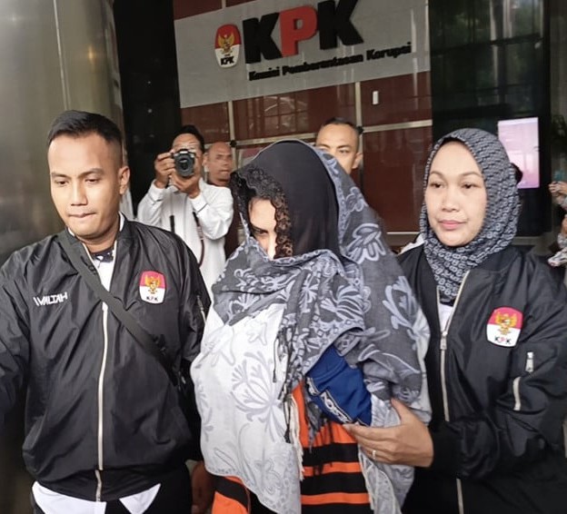 KPK: Bupati Pekalongan Bersama Suami dan Anak Keciprat Duit Korupsi Rp 19 M