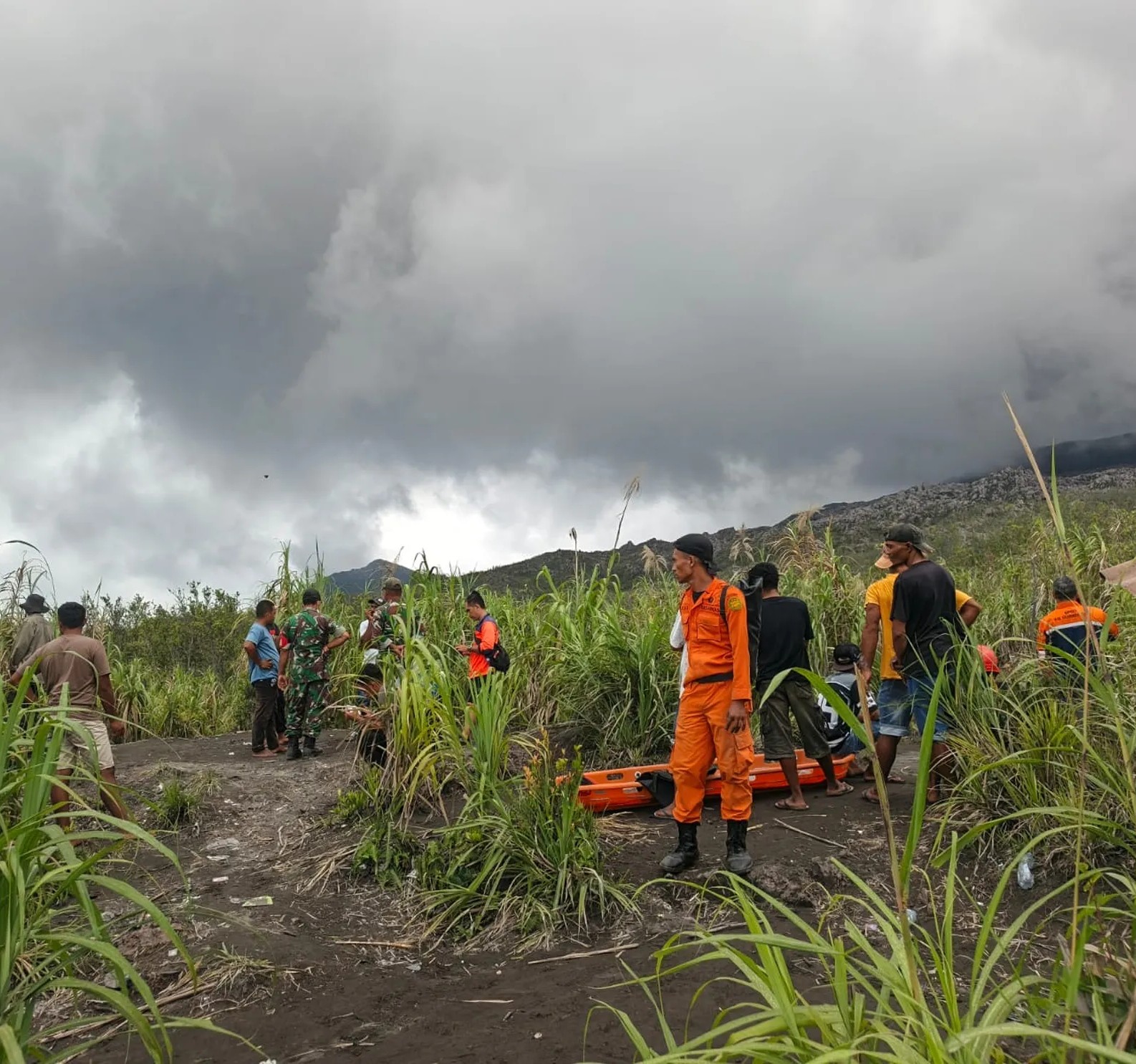 Tim SAR Temukan 2 Jenazah Terakhir Korban Erupsi Gunung Dukono