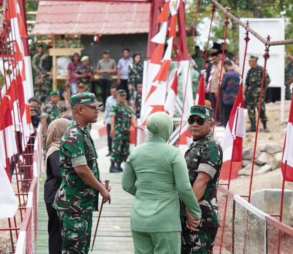 Pangdam XIV/Hasanuddin Tinjau Jembatan Garuda Merah Putih di Wajo