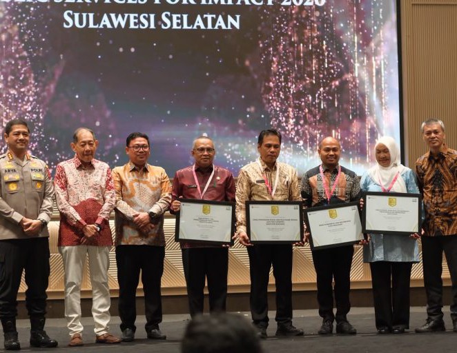 Diskominfo Makassar Raih Penghargaan Public Service of the Year Sulsel 2026