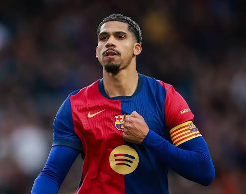 Liverpool Umumkan Gaet Ronald Araujo dari Barcelona