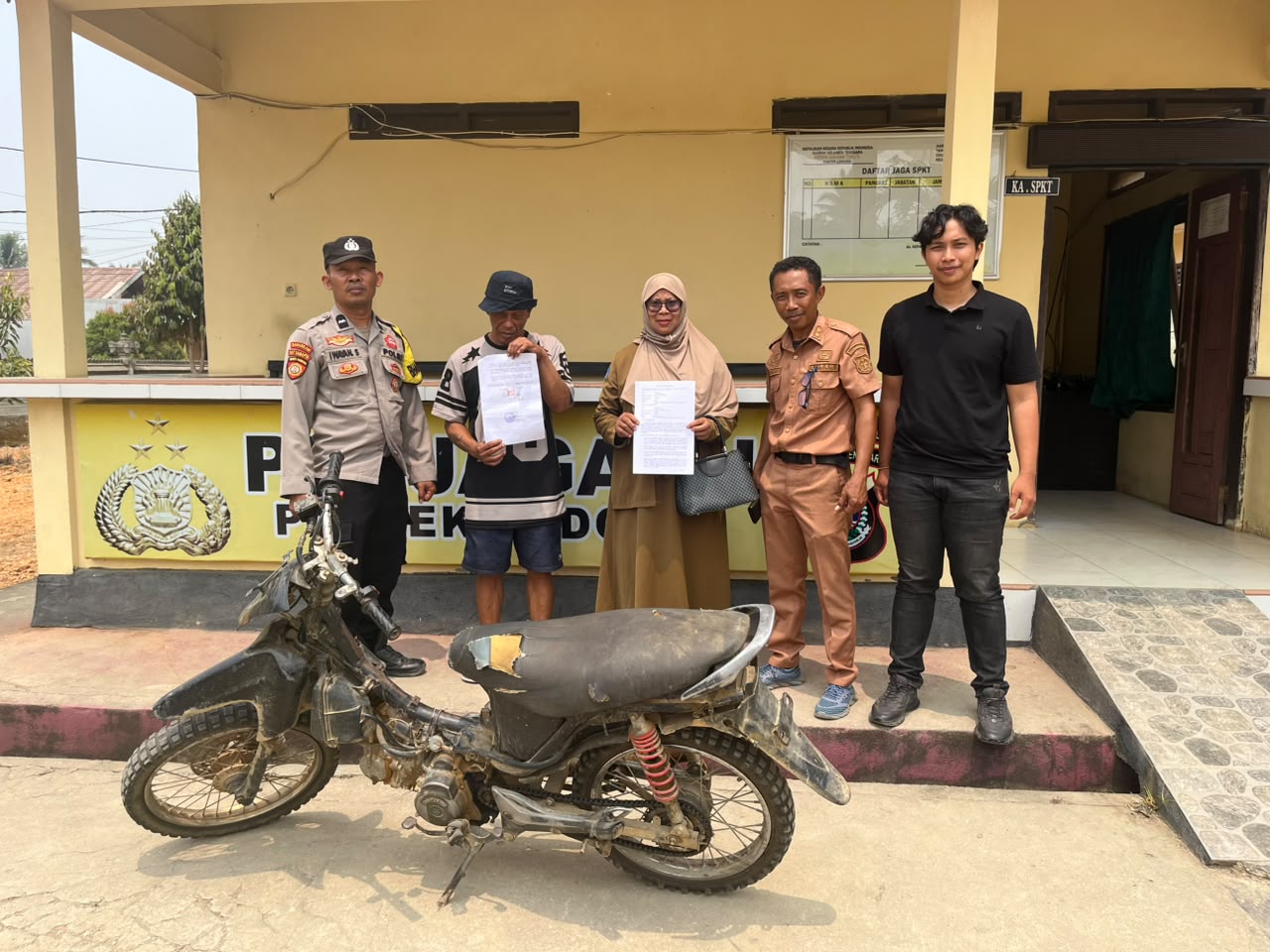 Polsek Ladongi Selesaikan Aduan Penggelapan Motor Lewat Restorative Justice
